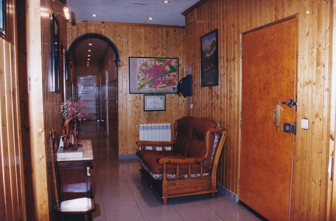 Hotel Hostal Oviedo León Exterior foto
